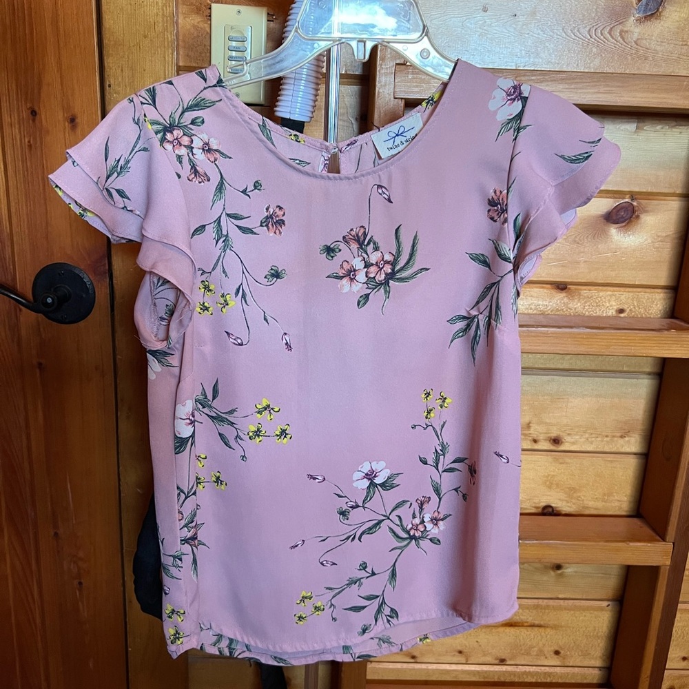 Twine & String Floral Pink Top size S